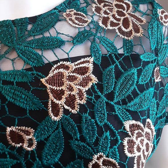 Embroidered Floral Dress by  Shiran Fushi - Picture 3 of 11